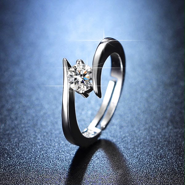 Premium Silver Plated Diamond-Cut Ring