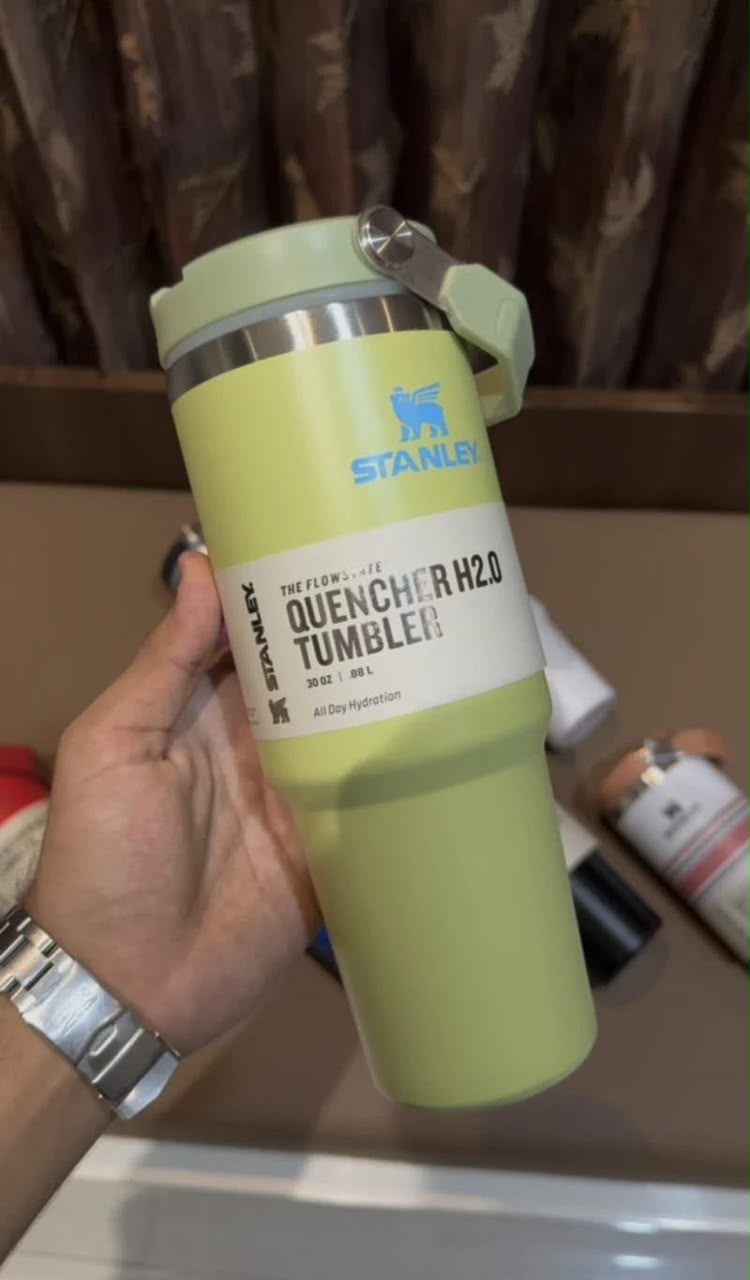 Stanley 30 oz Quencher H2.0 FlowState™ Tumbler – Vibrant Lime Green
